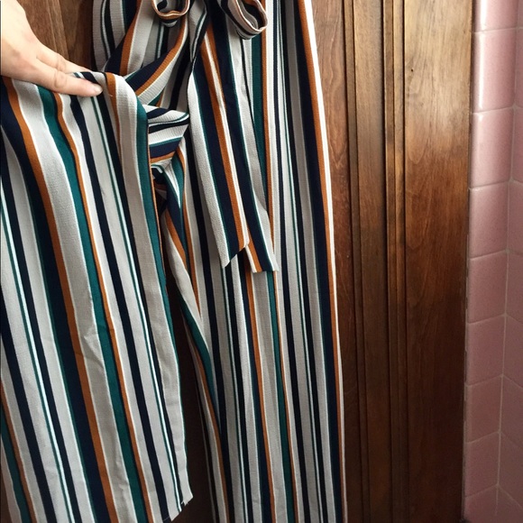 Cute striped jumpsuit - Picture 3 of 4